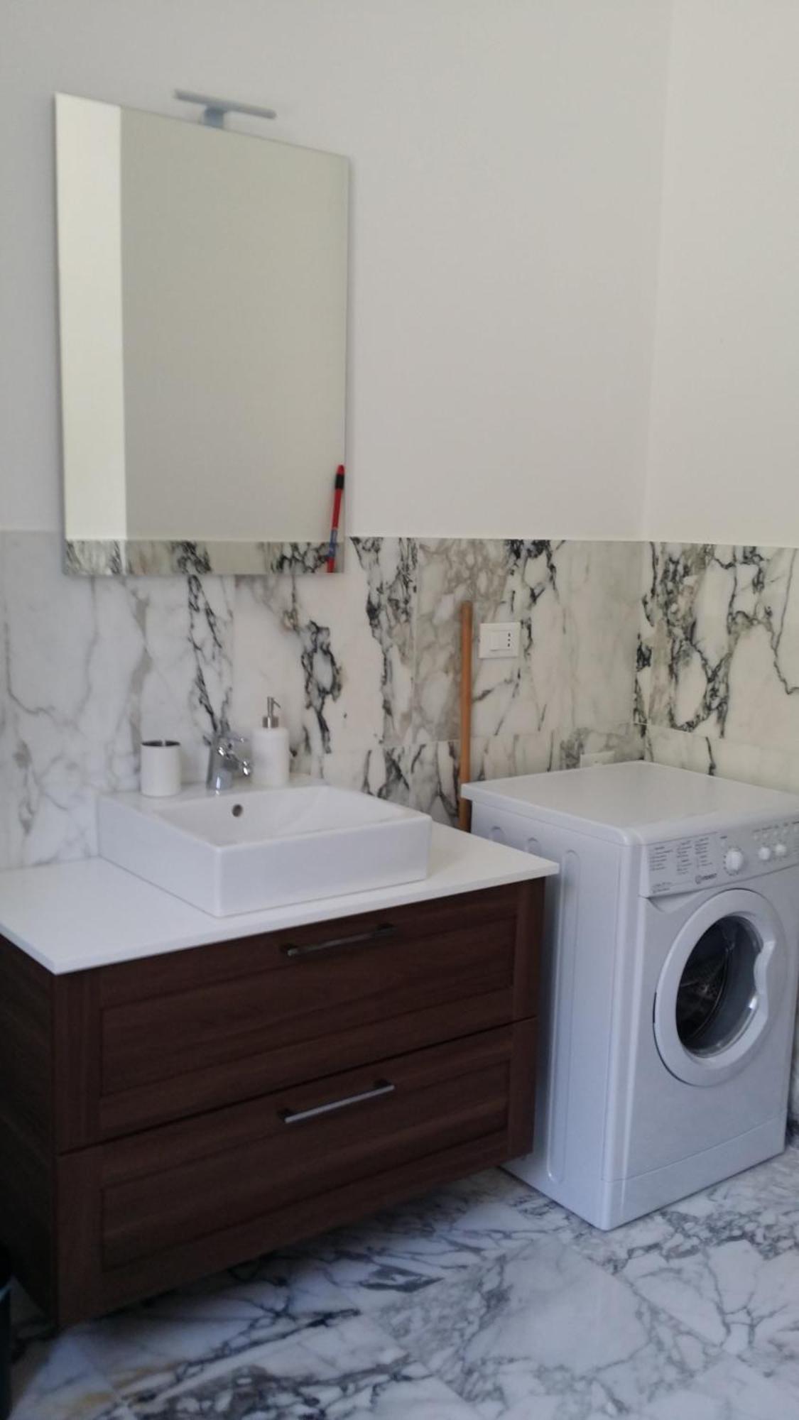 memeapartments Genoa Bagian luar foto
